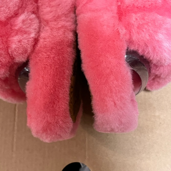 UGG NIB FLUFF YEAH SLIDE POPPY DESIGN STRAWBERRY SORBET COLOR SOFT SLIPPERS - Picture 11 of 17